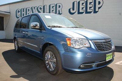 Chrysler Town and Country SLT 25 Other