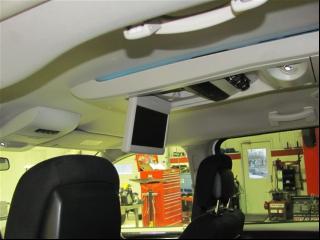 Chrysler Town and Country 2011 photo 1