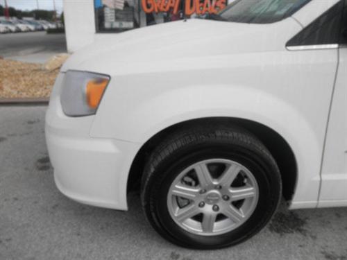 Chrysler Town and Country 2011 photo 1