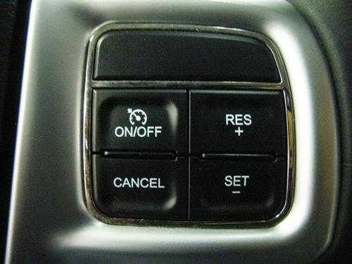 Chrysler Town and Country 2011 photo 3