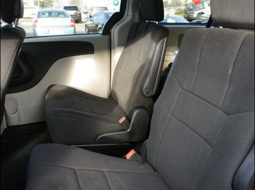 Chrysler Town and Country 2011 photo 4