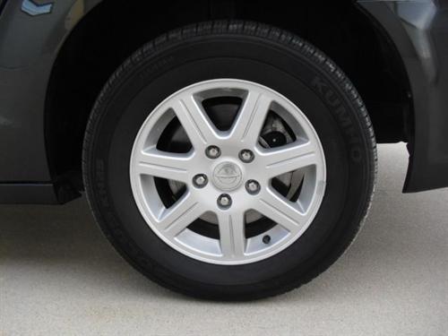 Chrysler Town and Country 2011 photo 2