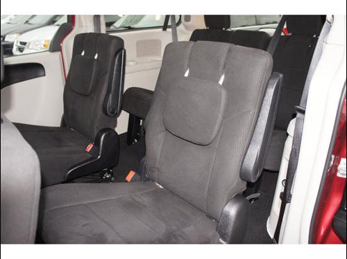 Chrysler Town and Country 2011 photo 1