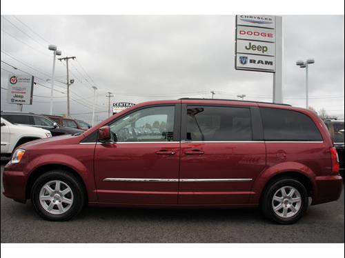 Chrysler Town and Country 2011 photo 5