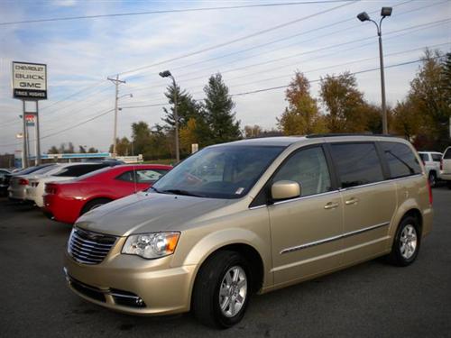 Chrysler Town and Country 2011 photo 1