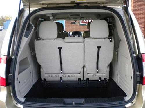 Chrysler Town and Country 2011 photo 5
