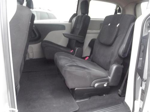 Chrysler Town and Country 2011 photo 4