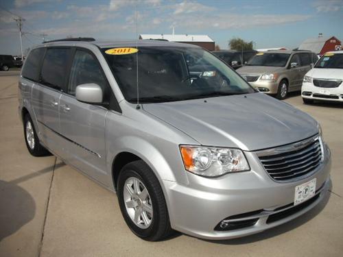 Chrysler Town and Country 2011 photo 5