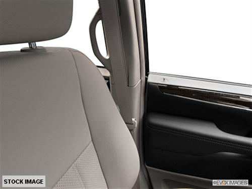 Chrysler Town and Country 2011 photo 1