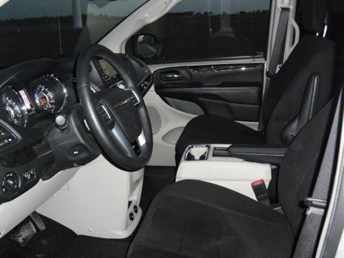 Chrysler Town and Country 2011 photo 1