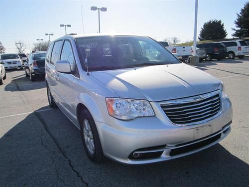 Chrysler Town and Country 2011 photo 1