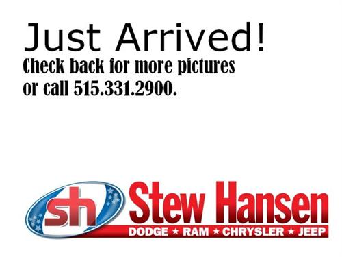 Chrysler Town and Country 2011 photo 2