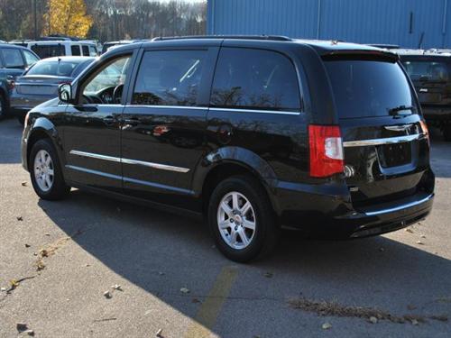 Chrysler Town and Country 2011 photo 5