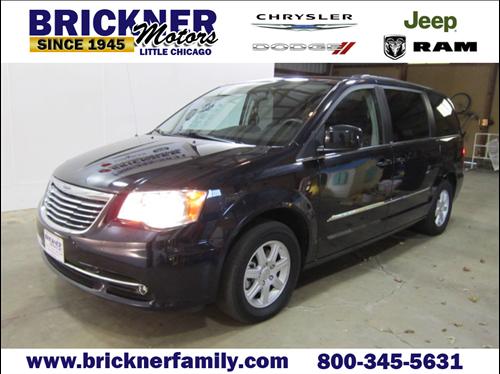 Chrysler Town and Country 2011 photo 1