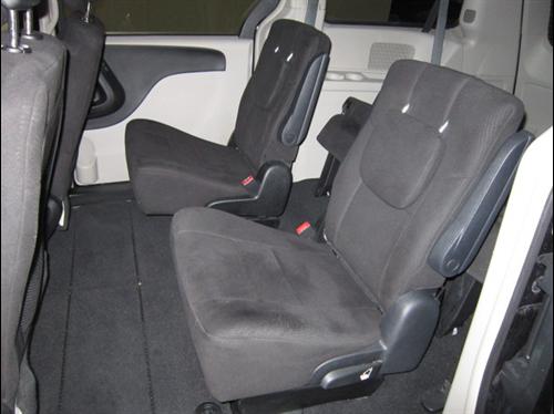 Chrysler Town and Country 2011 photo 5