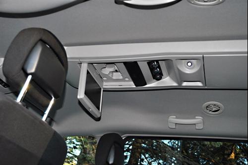Chrysler Town and Country 2011 photo 3