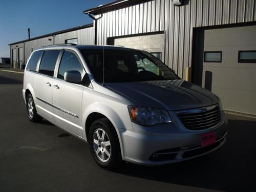Chrysler Town and Country 2011 photo 1