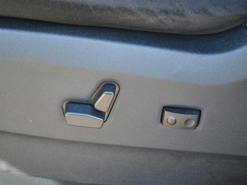 Chrysler Town and Country 2011 photo 3