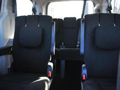 Chrysler Town and Country 2011 photo 5