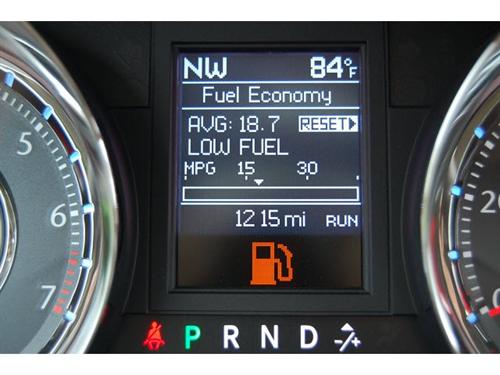 Chrysler Town and Country 2011 photo 2