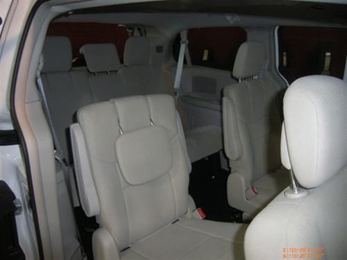 Chrysler Town and Country 2011 photo 1