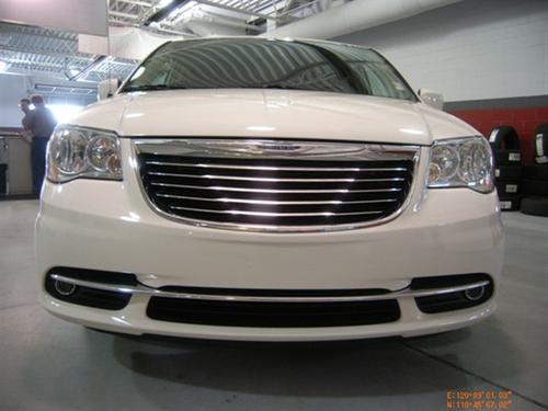 Chrysler Town and Country 2011 photo 5