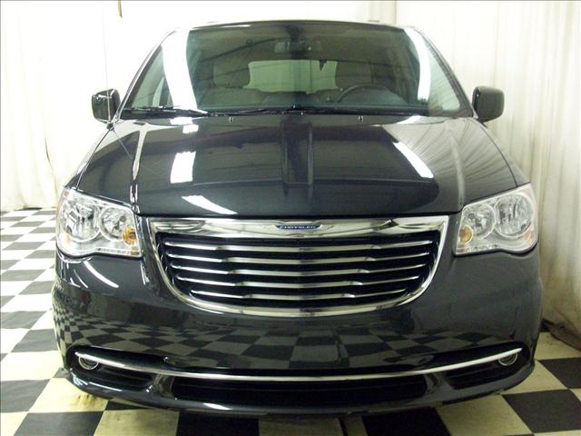 Chrysler Town and Country 2011 photo 5
