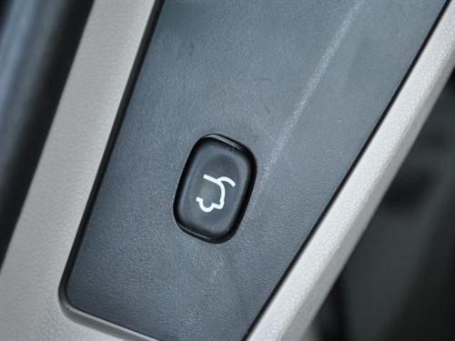 Chrysler Town and Country 2011 photo 3