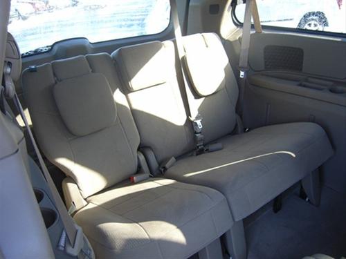 Chrysler Town and Country 2011 photo 2