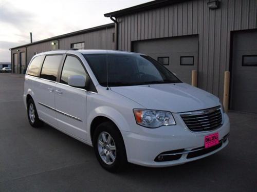 Chrysler Town and Country 2011 photo 1