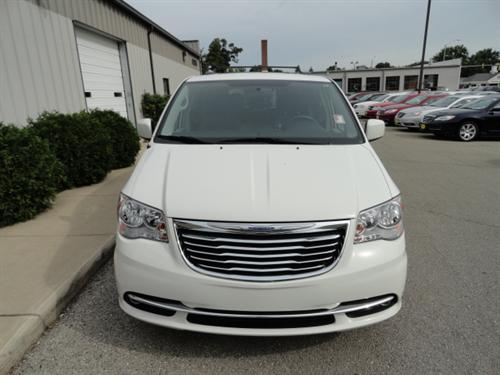 Chrysler Town and Country 2011 photo 5