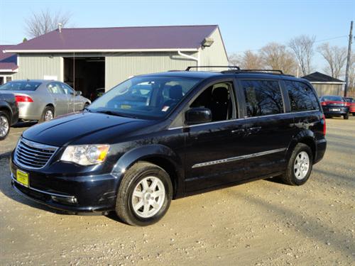 Chrysler Town and Country 2011 photo 5