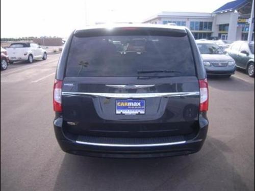 Chrysler Town and Country 2011 photo 4
