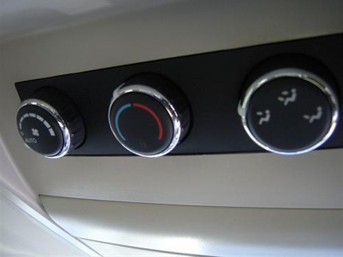 Chrysler Town and Country 2011 photo 2