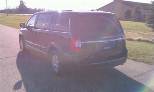 Chrysler Town and Country 2011 photo 5