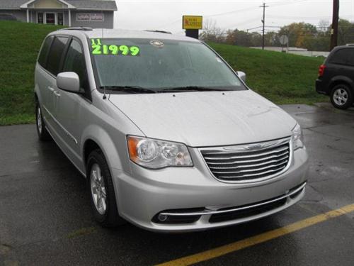 Chrysler Town and Country 2011 photo 1