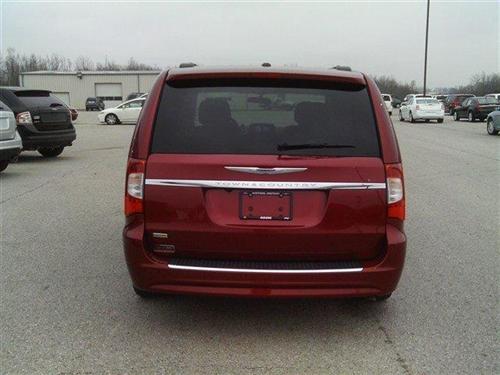 Chrysler Town and Country 2011 photo 5