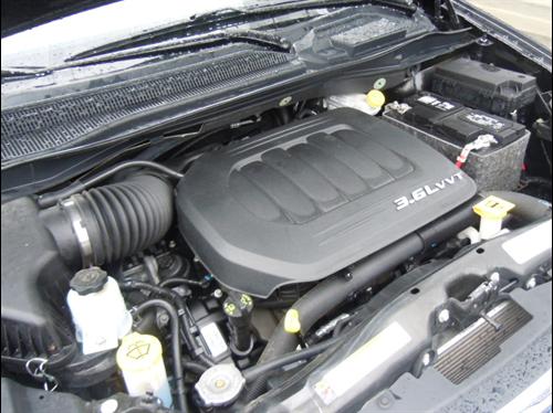 Chrysler Town and Country 2011 photo 2