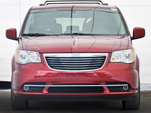 Chrysler Town and Country 2012 photo 4