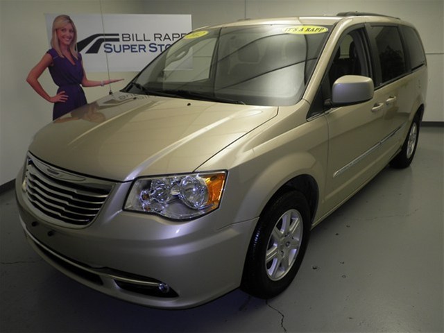 Chrysler Town and Country 2012 photo 4