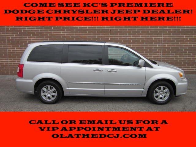 Chrysler Town and Country 3.5 MiniVan