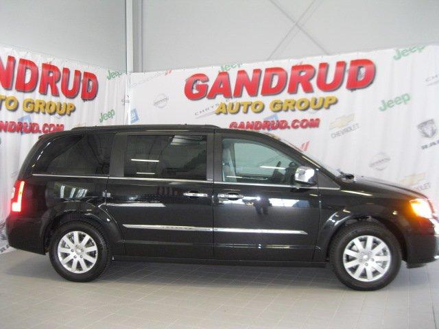 Chrysler Town and Country Limited NAV 4X4 MiniVan