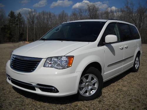 Chrysler Town and Country 2012 photo 4