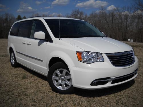 Chrysler Town and Country 2012 photo 5
