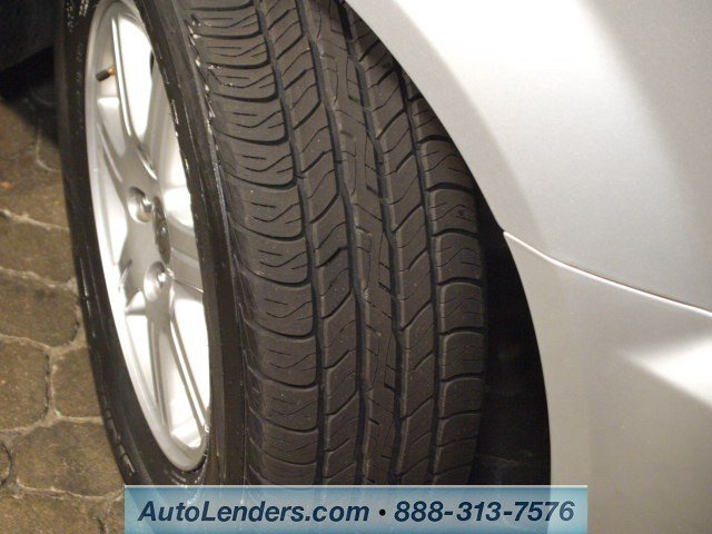 Chrysler Town and Country 2012 photo 2