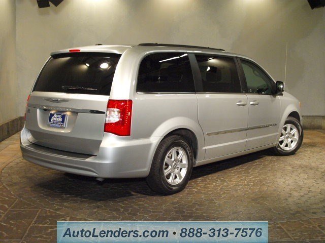 Chrysler Town and Country 2012 photo 5