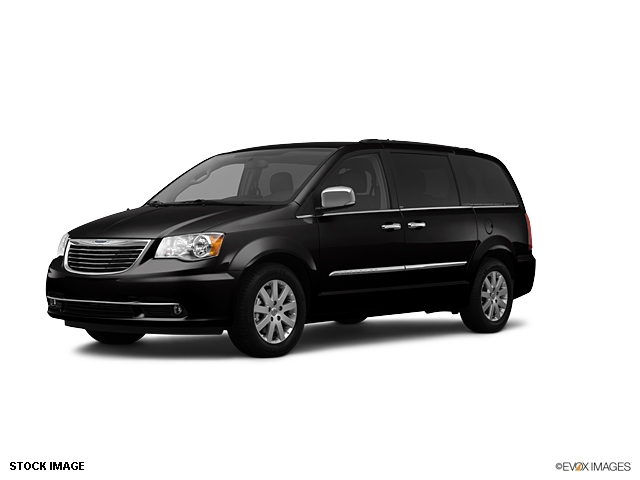 Chrysler Town and Country 2012 photo 4