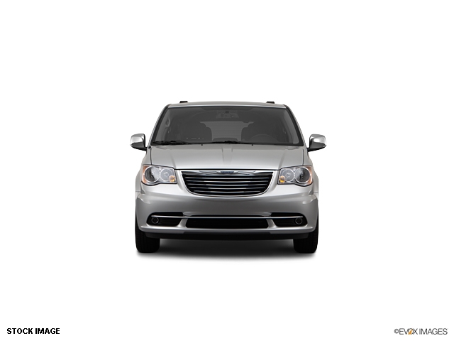 Chrysler Town and Country 2012 photo 4