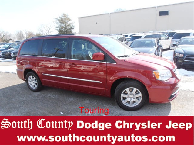 Chrysler Town and Country 2012 photo 5