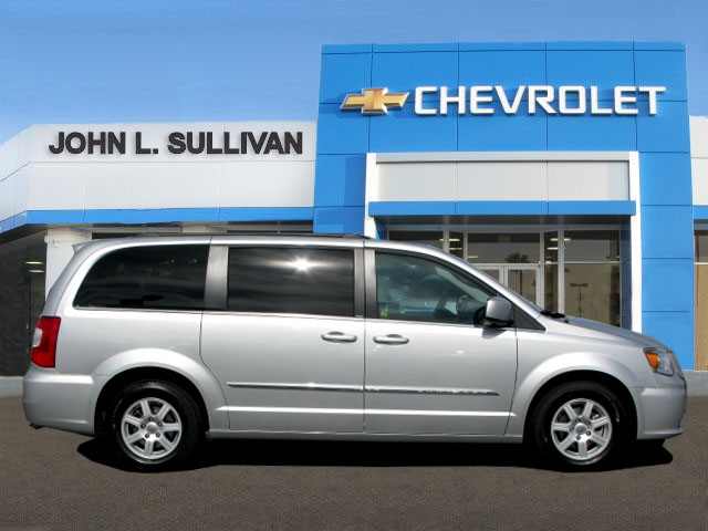 Chrysler Town and Country 2012 photo 1